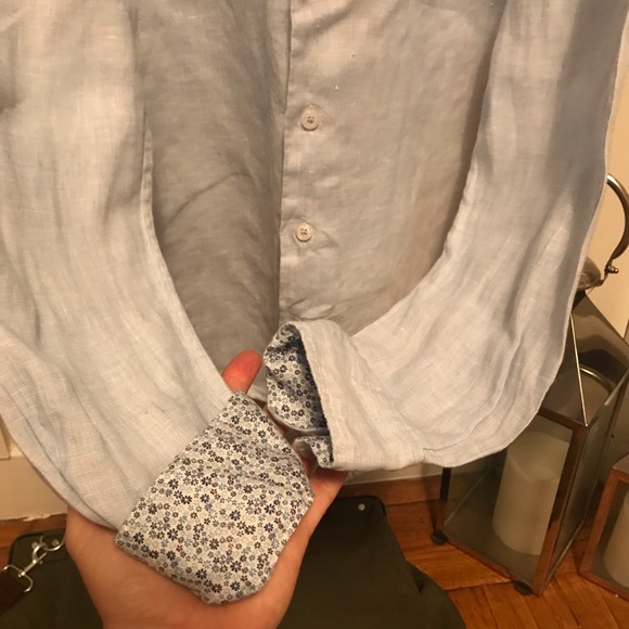 Neiman Marcus Linen Long-Sleeve Button-down - Picture 3 of 4